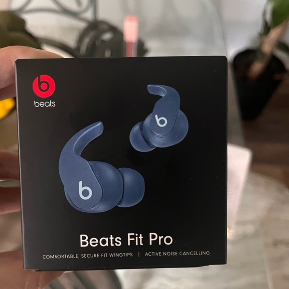 Beats fit pro Bluetooth , wireless headphones - Picture 1 of 3
